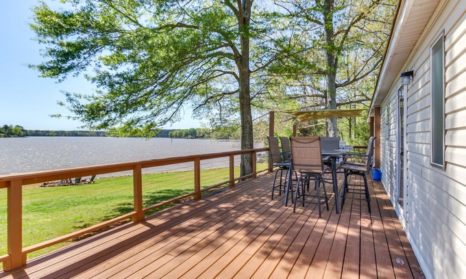 Prosperity Casa | Lakefront Prosperity Home w/ Private Boat Dock