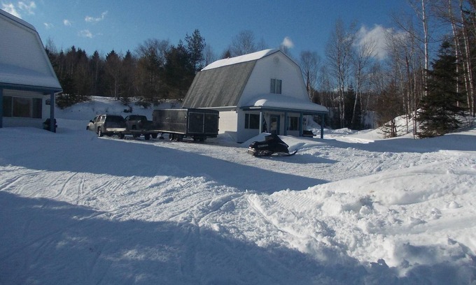 Eagle Lake Cabina | Lakeside cottage with boat dockage and direct access to ATV & snowmobile trails