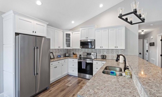 Southmont Casa | Lakefront Retreat: Kayaks, Dock, Fire Pit & Grill
