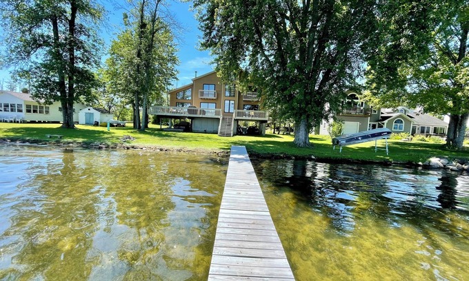 Saratoga Springs Casa | Magníficas vistas en un entorno tranquilo y privado en el límite del lago Saratoga 8 personas