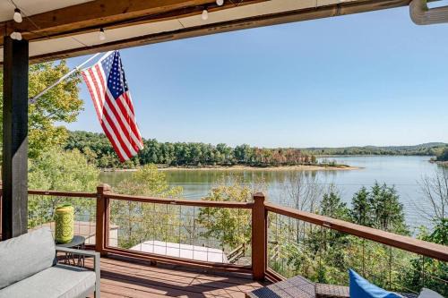 Falls of Rough Casa | Lakefront Retreat-3bdrm 2ba with stunning views! Hiking & Fishing!