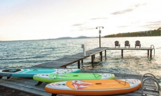 Bigfork Casa | Lakefront retreat w/private dock, SUPs & fast WiFi - walk to restaurants!