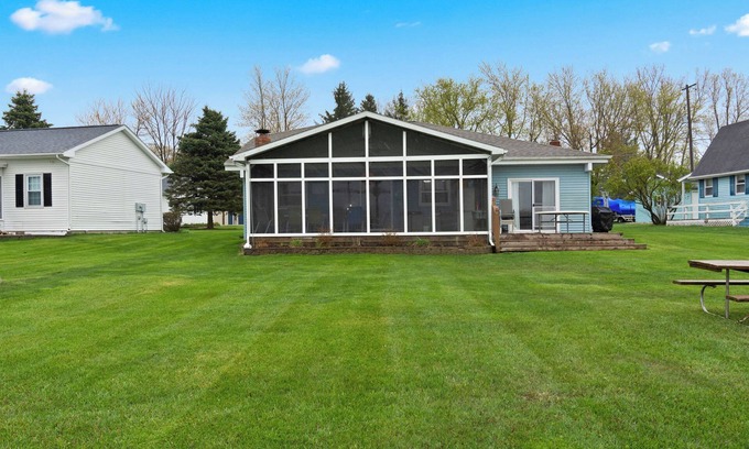 Coldwater Casa | LAKEFRONT RETREAT with private dock, Relax, play & gather with family & friends.