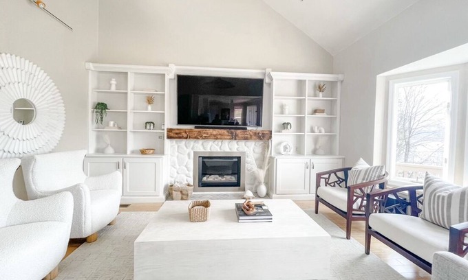 Holcomb Casa | Lakefront Retreat with Breathtaking Views!