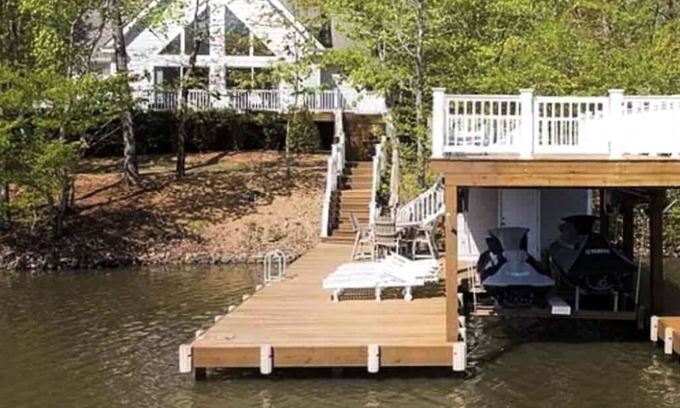 Macon Casa | Lakefront Retreat with Hot Tub, 2 Docks, Panoramic Views, Firepit, SUP & Kayaks
