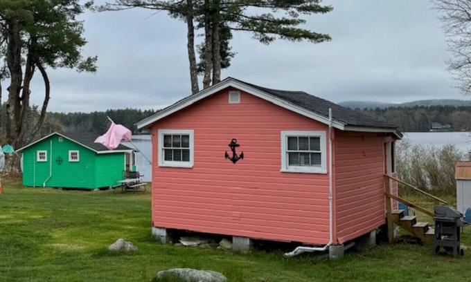 Northwood Cabaña | Lakefront Salmon Cottage