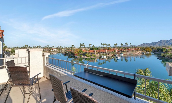 Scottsdale Ranch Condominio | Lakefront Scottsdale Penthouse