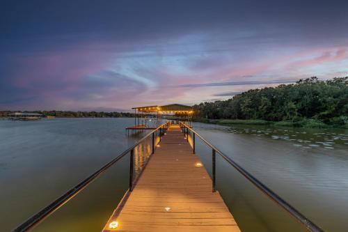 Quinlan Casa | Lakefront Serenity Escape on Lake Tawakoni