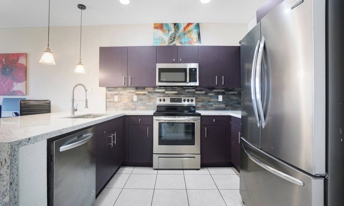 Lauderhill Casa | Lakefront Serenity: Kid-Friendly 2BR Townhome