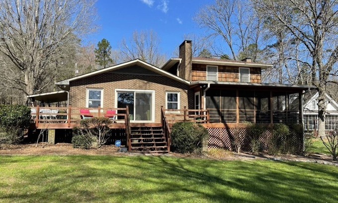 Albemarle Casa | Lakefront sleeps 14: Swim floats , hammocks, fire pit, grill, yard games