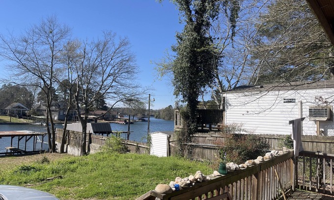 Lakeland Alquiler De RV | lakefront spot for tent/small rv w/ access to shared bathroom pet friendly
