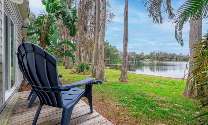 Lutz Casa | Lakefront Studio - Cozy - Stunning Views