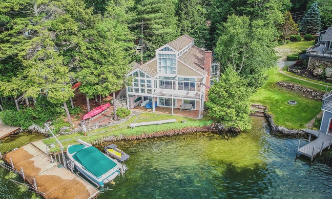 Alton Bay Casa | Lakefront, Sunsets & Sandbar w/Private Dock on private cul-de-sac