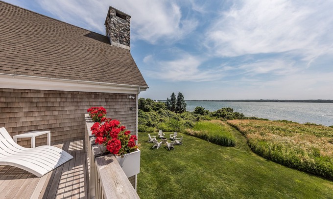 Montauk Casa | Lakefront Sunsets with a pool & spa.