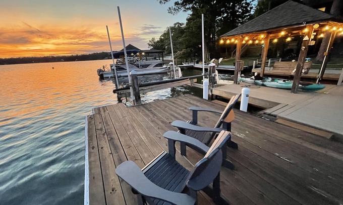 Dadeville Casa | Lakefront Townhome with Stunning Sunsets – StillWaters on Lake Martin