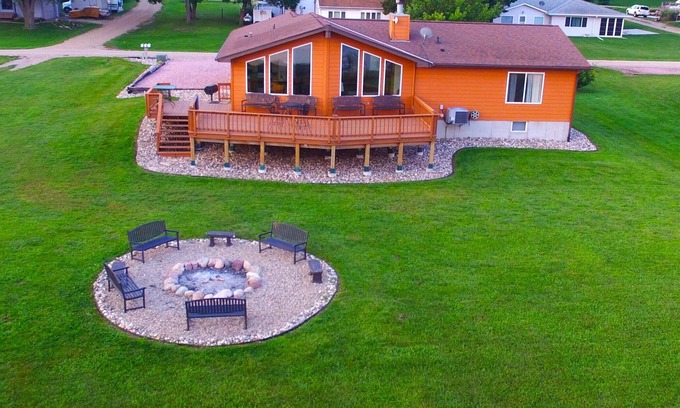 Crofton Casa | Lewis and Clark Lakefront Vacation Home / Cabaña en alquiler / Lewis & Clark Lake