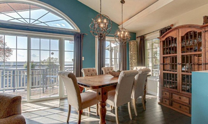 Central Elgin Casa | Lakefront View w Private BEACH! - Spacious Luxury Estate Home ~ Pet Friendly