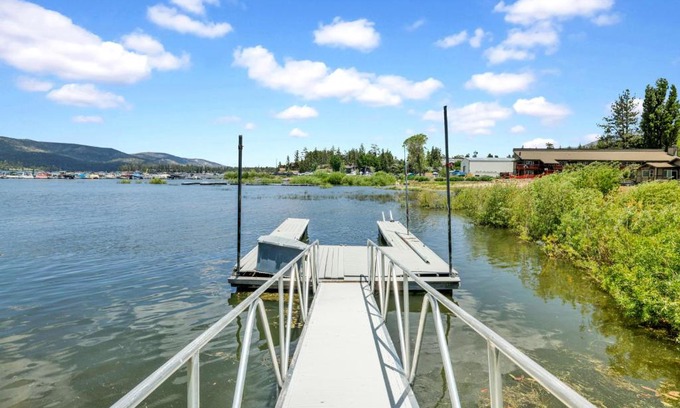 Big Bear Lake Chalet De Esquí | Lakefront Village Castle- Foosball- Boat Dock-