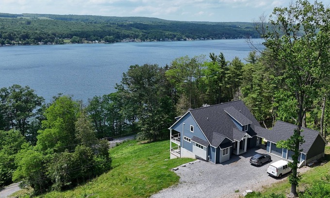 Town of Jerusalem Casa | Lakefront | Wine Trail | New Build | Dock