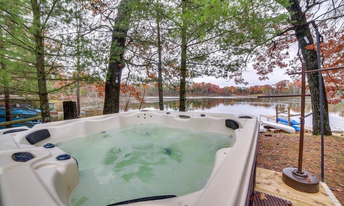Brazeau Cabaña | Lakefront Wisconsin Cottage w/ Dock & Hot Tub!