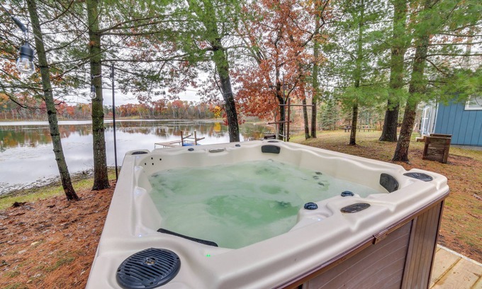Brazeau Cabaña | Lakefront Wisconsin Cottage w/ Dock & Hot Tub!