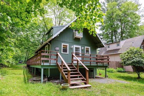 Ferndale Casa | Lakefront with Lots of Light and Private Dock Access