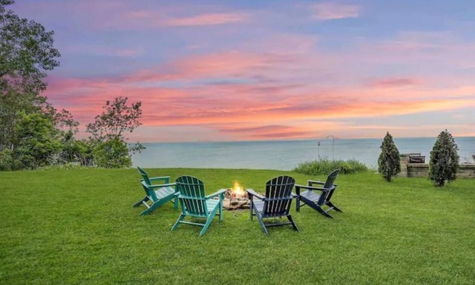 Willobee On The Lake Casa | LakeHouse at Sunset Park