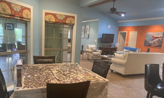 Dogwood Casa | Lakehouse getaway on lake Bob Sandlin, with private boat ramp and amazing views