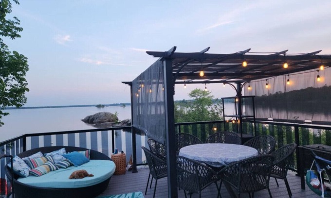 Gravenhurst Apartamento | Lakehouse Loft with Roof Terrace & Wood Cedar Spa