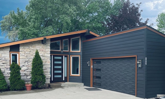 Butte Des Morts Chalet De Esquí | Lakehouse retreat, conveniently located.