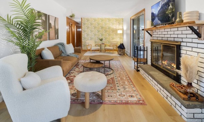 Lansing Apartamento | Lakehouse w/ Massive Yard & Fire Pit | Dog-friendly | Ithaca | Ridge Retreat #1