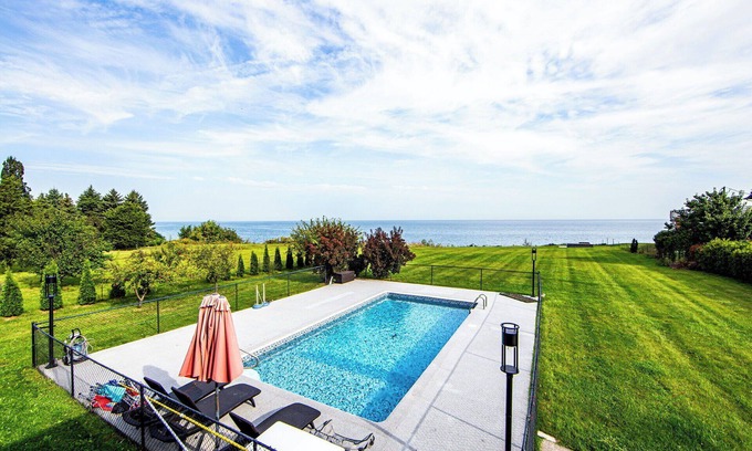 Grimsby Casa | Lakehouse with Spectacular View + Pool and 5 Bedrooms close to Niagara Falls