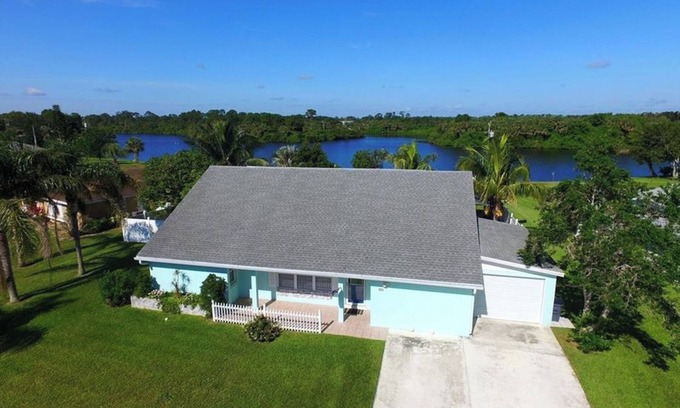 Sebastian Highlands Casa | Lakehouse con puestas de sol a una milla de Indian River Lagoon
