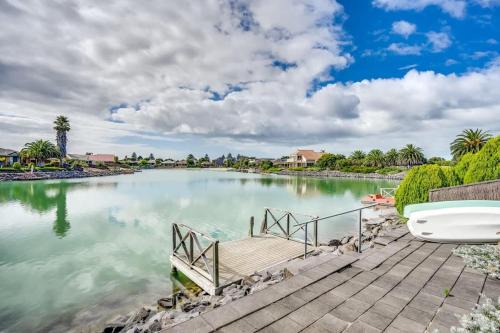 Encounter Bay Casa | Lakehouse28 Waterfront Resort Living Encounter Bay - BYO Linen