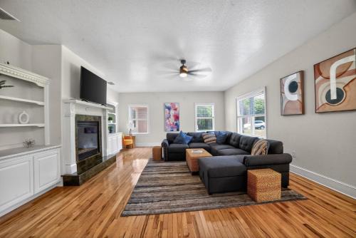 Lakeland Casa | Lakeland Oasis Hot Tub, Lanai & Fire Pit home