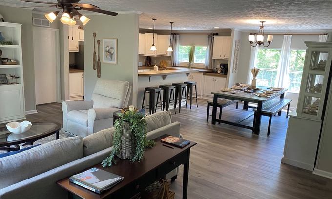Smith River Casa | LakeLocked-3-bedroom family-friendly home, 1.6 miles from Fairy Stone State Park