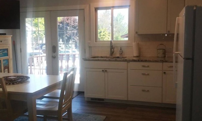 Ludington Cabaña | Lakelure Cottages - Bluegill