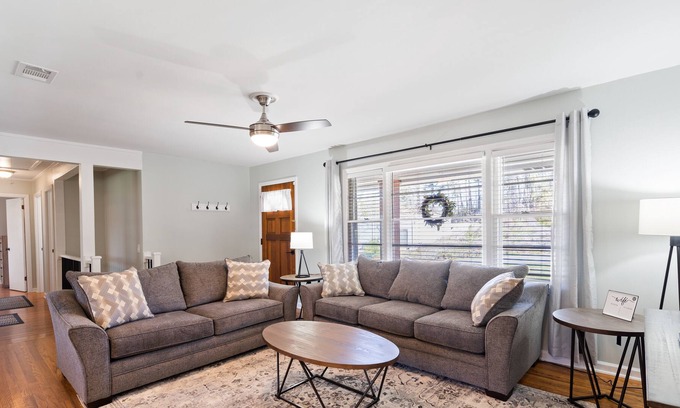 Emerson Casa | Lakepoint Bunk House, 1 Mile from Lakepoint Sports