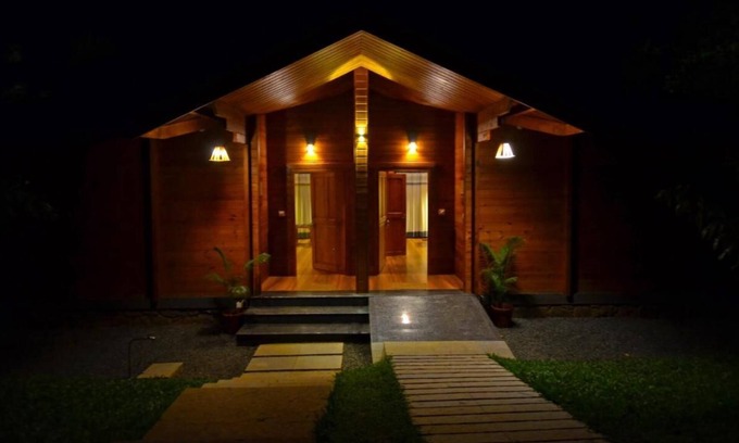 Vazhavatta Casa | LakeRose Wayanad Resort - Water Front Grandeur