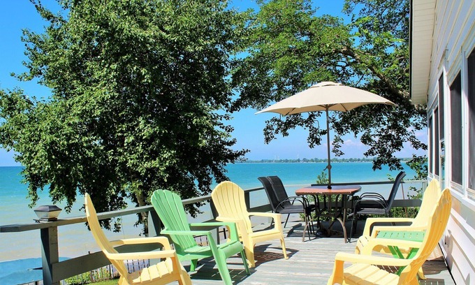 Lowbanks Cabaña | Lakeshore Breezes - Traditional, Timeless, Waterfront Wonder