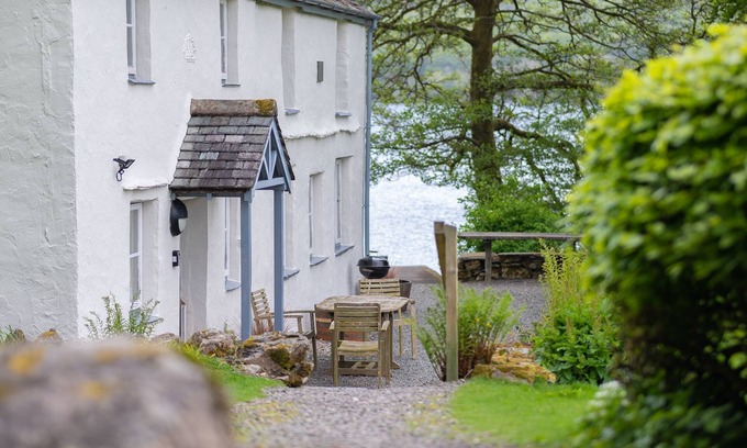 Graythwaite Cabaña | Lakeshore cottage with Hot Tub - Hullet Hall