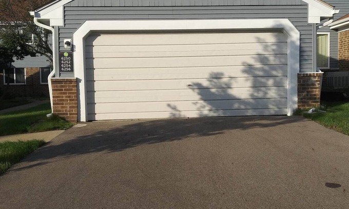 West Bloomfield Casa | ^^^LAKESIDE LUXURY TOWNHOME*** 3BDRMS / 2.5BTHRM / 2CAR GARAGE!!!^^^