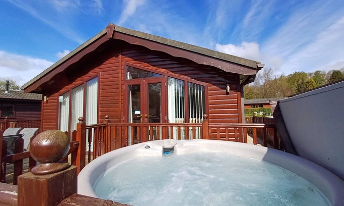 Troutbeck Bridge Cabina | Lakeside 1 Lodge - a holiday lodge that sleeps 4 guests in 2 bedrooms