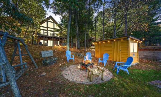 Brainerd Cabina | Lakeside: 4 Kings, Room4Groups, Hot Tub, Dock, Firewood