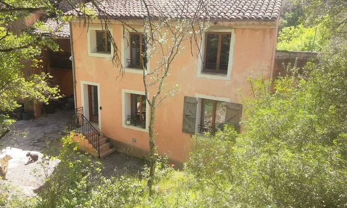 Le Cannet-des-Maures Casa | Lakeside Barn Retreat Near Vidauban’s Vineyards & Chateaux