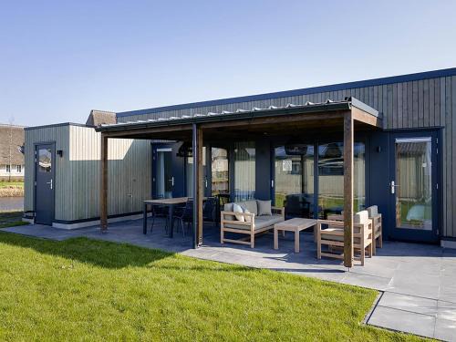 Delfstrahuizen Casa | Lakeside Bliss in Friesland