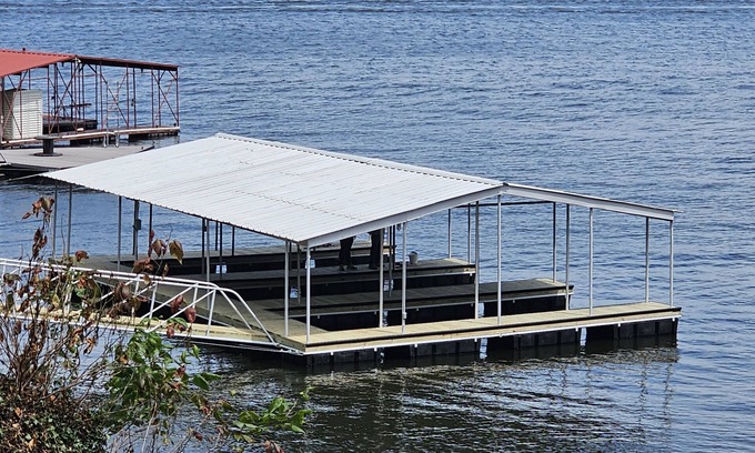 Tia Juana Cabaña | Lakeside, Boat Dock and Hot Tub with this small quaint cottage.