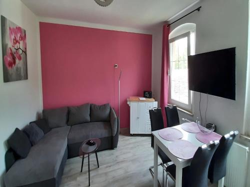 Burgk Apartamento | Lakeside Comfort with Garden
