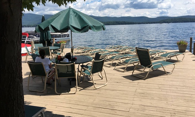 Lake George Cabaña | Cabaña junto al lago con embarcadero disponible