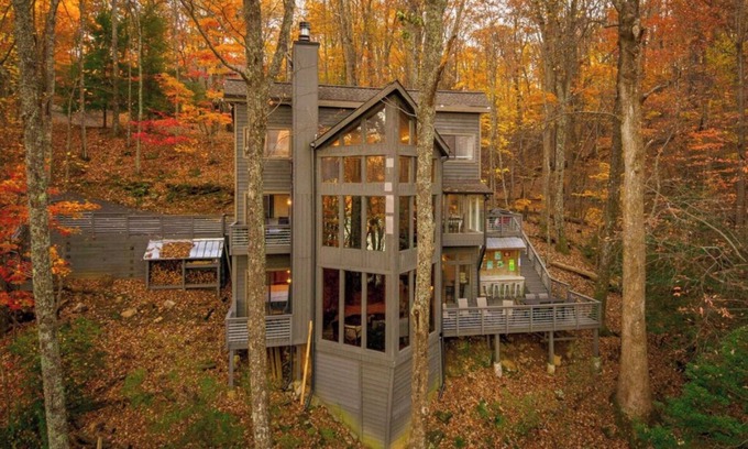 Big Canoe Casa | Lakeside, cozy cabin with game room. Recently renovated and pet-friendly!